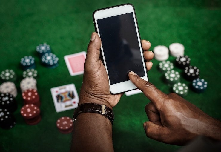 Aplikasi mobile vodka 138 menampilkan meja dealer langsung dan interface permainan